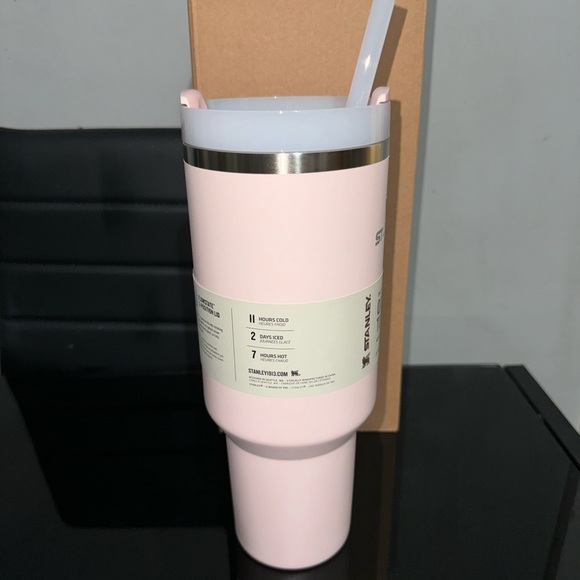 Stanley Clean Stale Quencher H2.O FlowState Tumbler- Bloom - Picture 4 of 7